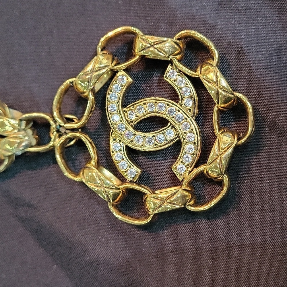 Chanel Vintage Double Chain Large CC Medallion Necklace - Picture 15 of 17
